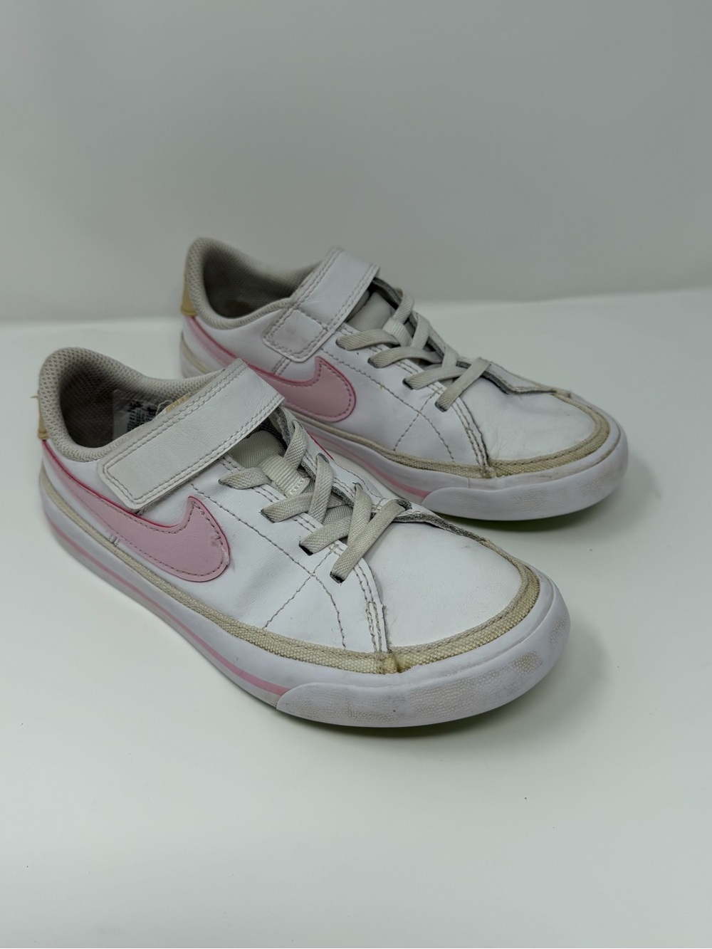Nike Kids White and Pink Low-Top Sneakers with Velcro Strap